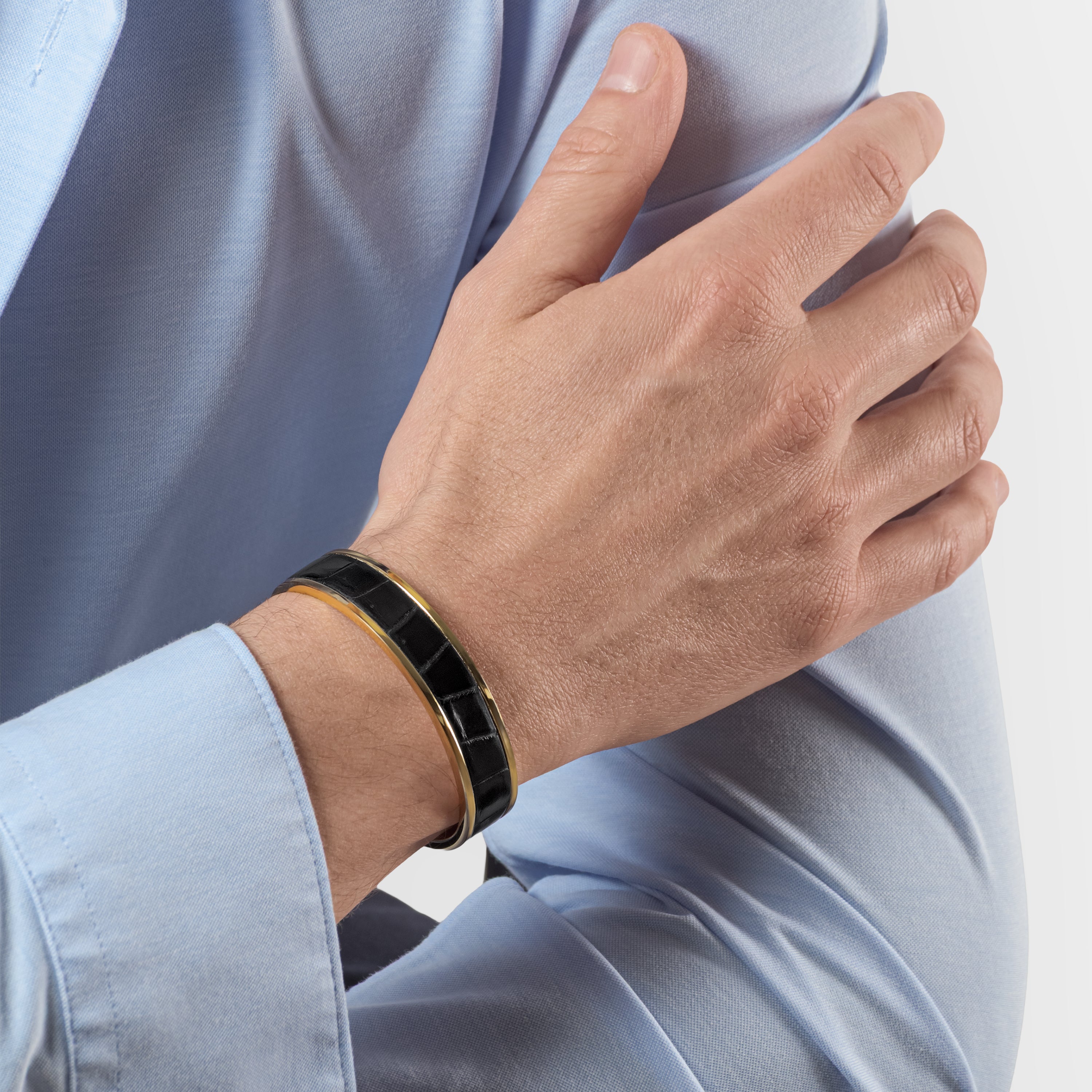 crocodile leather bracelet purum small gold black worn man