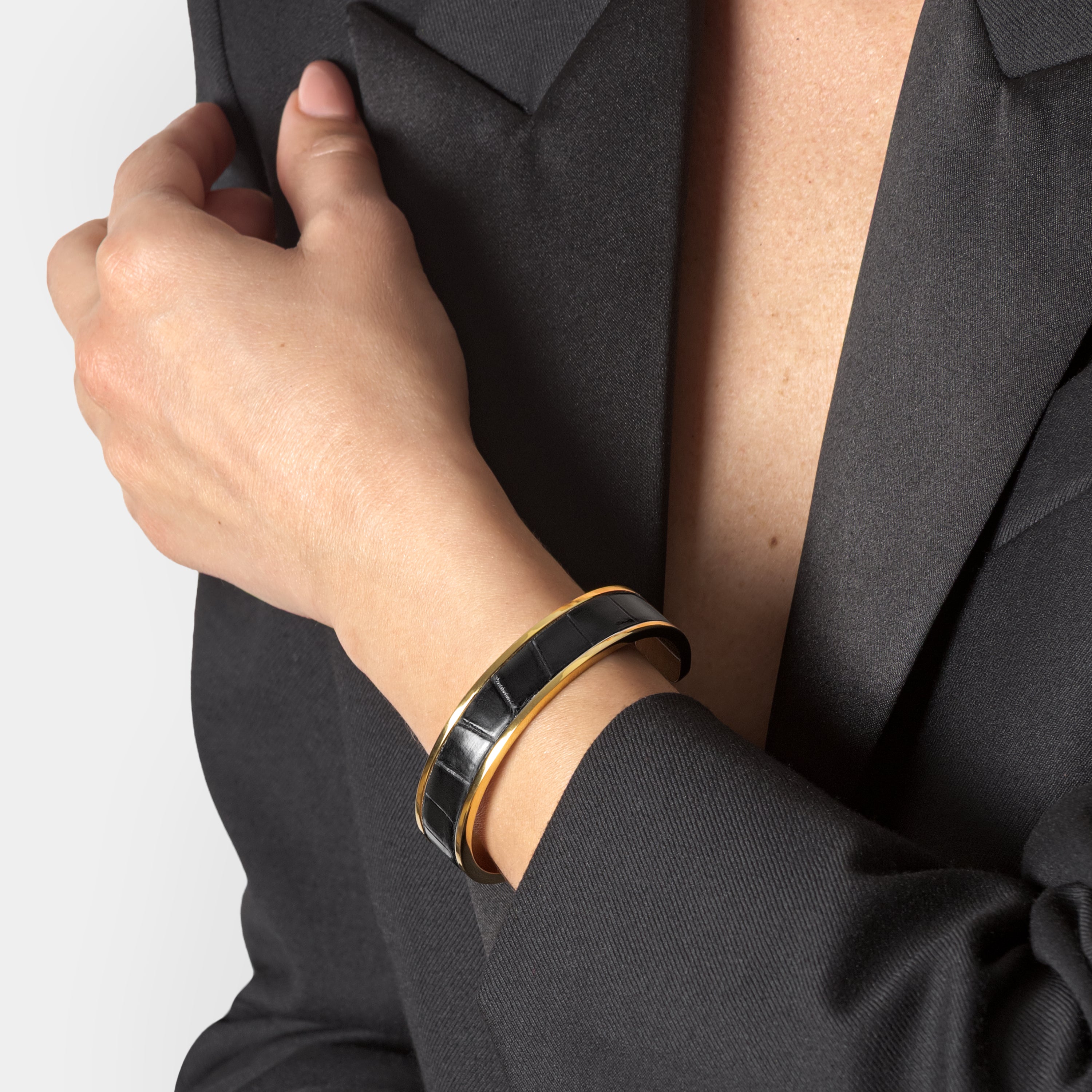 crocodile leather bracelet purum small gold black worn