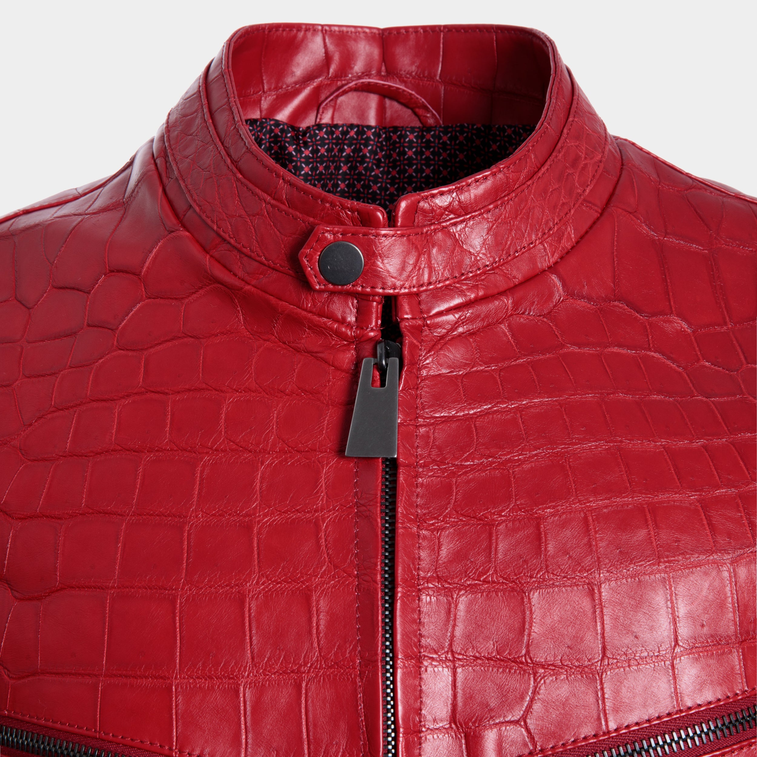 Venezia biker collar and zip close-up, crocodile leather red – Elitter Milano